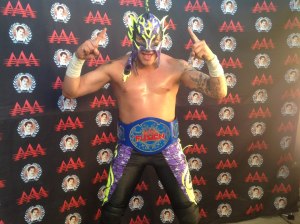 253638_598150833546005_120282329_n