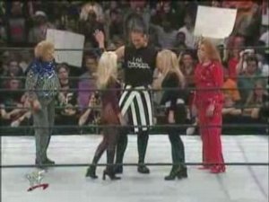 eDZ6MWo3MTI=_o_the-kat-vs-terri-runnels-wrestlemania-2000