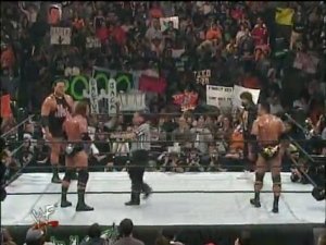 eGtud3lpMTI=_o_wrestlemania-2000-triple-h-vs-the-rock-vs-mick-foley-vs-