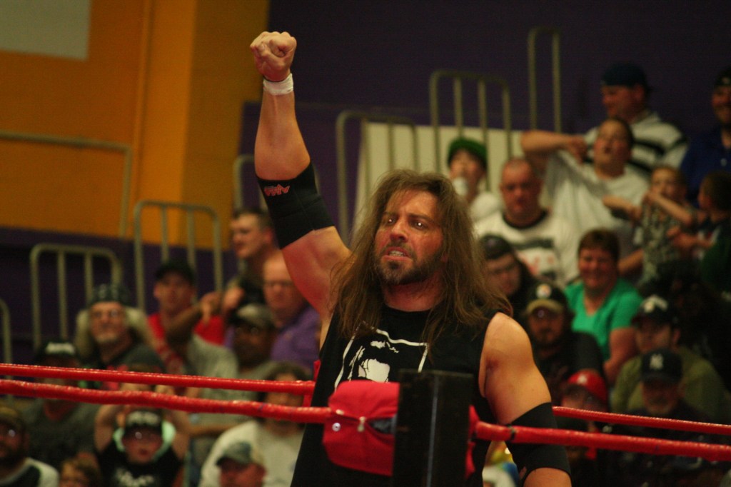 ROH: Cliff Compton sufre una lesión tras el “12th&nbsp;Anniversary”