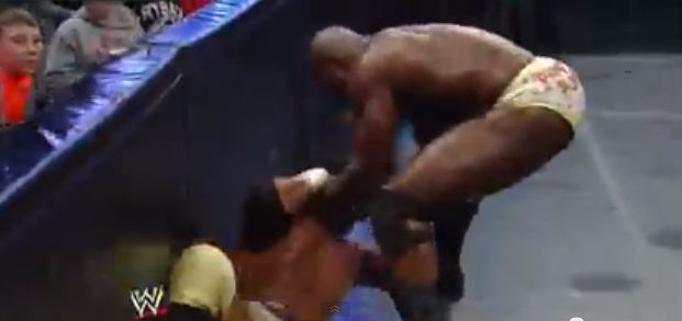 Turn Heel de Titus O’Neil (vídeo) en&nbsp;Smackdown.