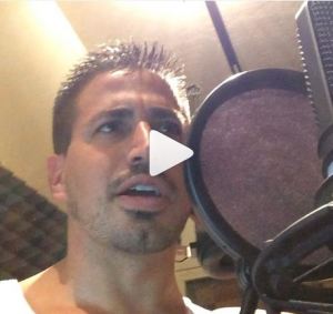 Justin poniendo las voces para 2K15?