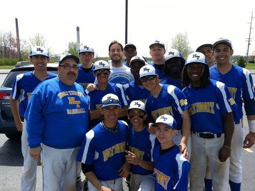 Actualidad WWE: Emotiva charla de CM Punk a unos jugadores de beisbol de instituto / La ausencia de Batista por un acto promocional se producirá antes de&nbsp;tiempo