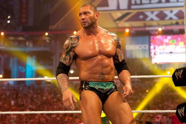 WWE Noticias: Batista en NXT / ¿ 7 participantes en el combate MITB ? / Luchadores de la WWE apoyan a sus selecciones favoritas en el mundial / Las acciones en dinámica ascendente / Joey Styles regresa a las narraciones de&nbsp;WWE
