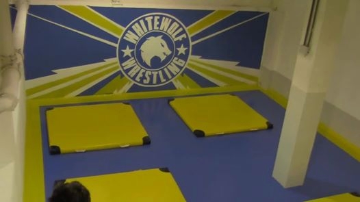 Kgbwrestling visita el nuevo centro de entrenamiento y sede social de WWW