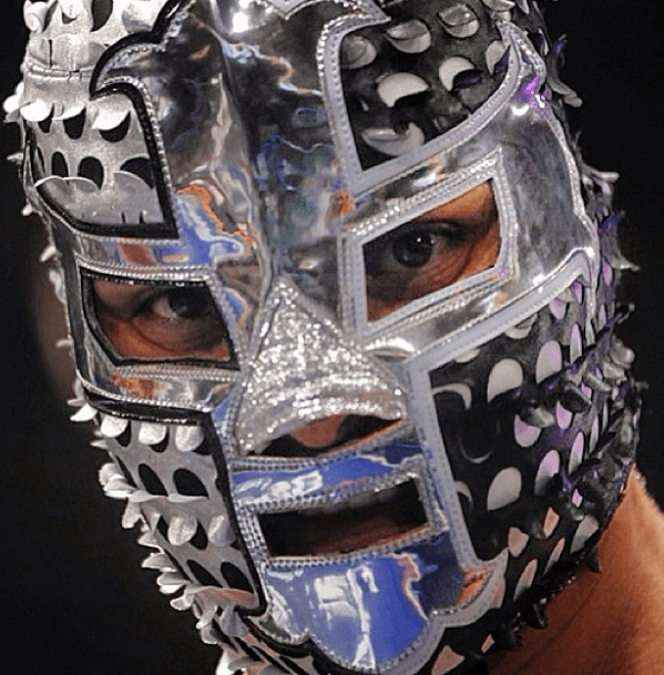 Entrevista en directo con El Sagrado, luchador del Consejo Mundial de Lucha Libre. 20:00 hora española.&nbsp;#ElSagradoKGB