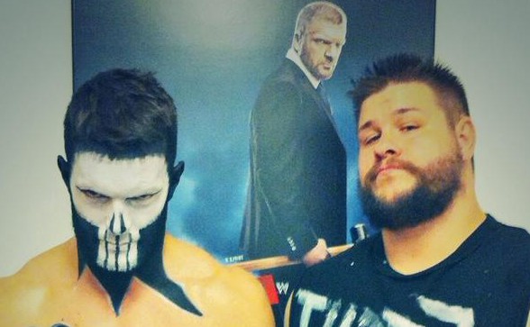 WWE NOTICIAS. ¿Llevará Devitt sus pinturas también en NXT en en WWE en general?, Rosa Mendes quiere el título de Divas, cambios en los comentaristas de SD! y&nbsp;ME