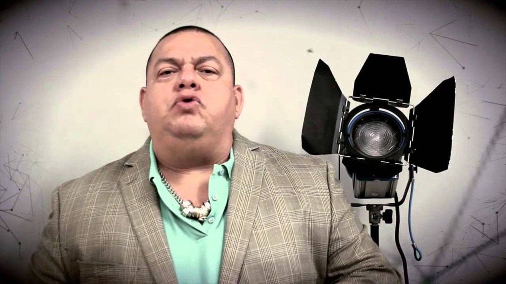 #PremiosKgbWrestling: Hugo Savinovich se lleva el premio especial 2014 por su trayectoria y colaboración con la&nbsp;web