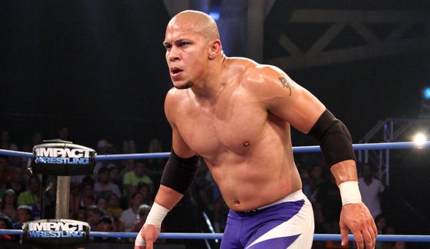 Noticias: Posible lesión de Low Ki / Los Von Erich regresan a Impact! / Caída en la audiencia en el Reino&nbsp;Unido