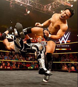 WWE Vídeos: NXT del 18 de septiembre con el debut de Hideo&nbsp;Itami