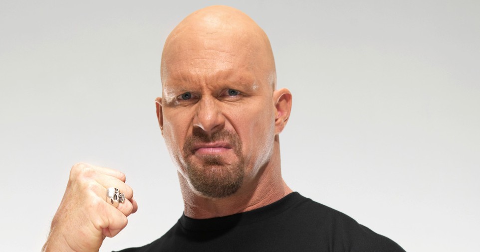 WWE NOTICIAS. Steve Austin da las gracias a McMahon, ¿qué escribió CM Punk durante la entrevista de Austin?, nuevo nombre para Eric Rowan, portada de la nueva película de WWE y Los&nbsp;Picapiedra.
