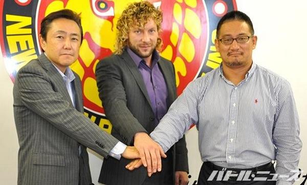 Japón: KENNY OMEGA firma contrato con&nbsp;NJPW.