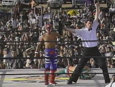 Rey Mysterio Jr retiene el WCW Cruiserweight Championship